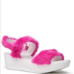 YRU PINK FAUX FUR BEDROCK PLATFORM SANDALS